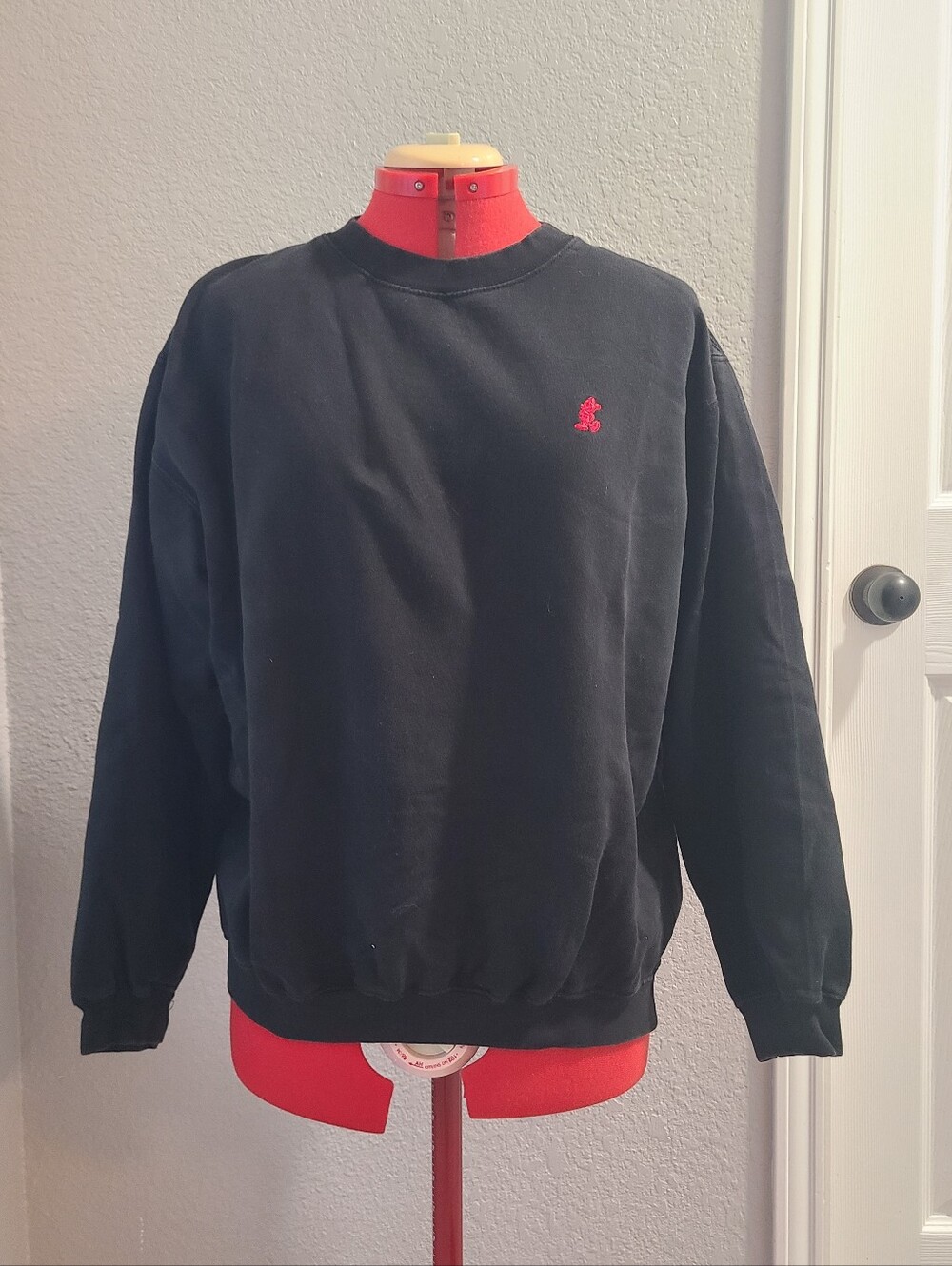 Disney WDW Black Crew Neck Long Sleeve Embroidered Mickey Sweatshirt Size L